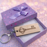 Προσωποποιημένο ξύλινο μπρελόκ από σημύδα με χάραξη 2 όψεις - Διάσταση 7,5Χ2,5cm